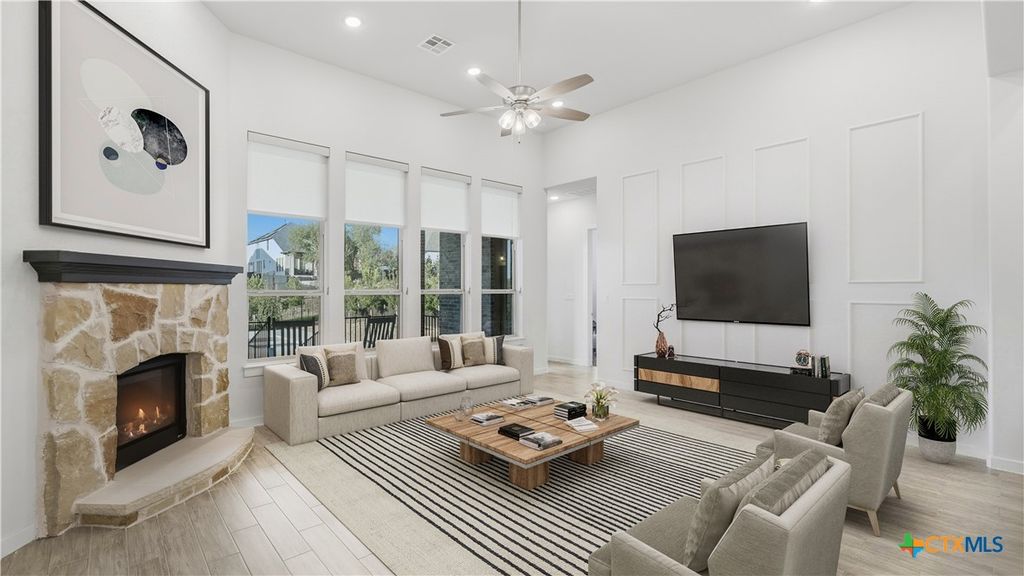 Image 6 of property listing at 1323 Academy Oaks Drive, San Marcos, TX 78666