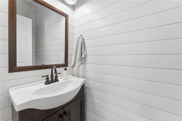 21081 W 224th Street, Spring Hill, KS 66083