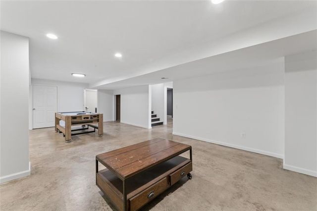 21081 W 224th Street, Spring Hill, KS 66083