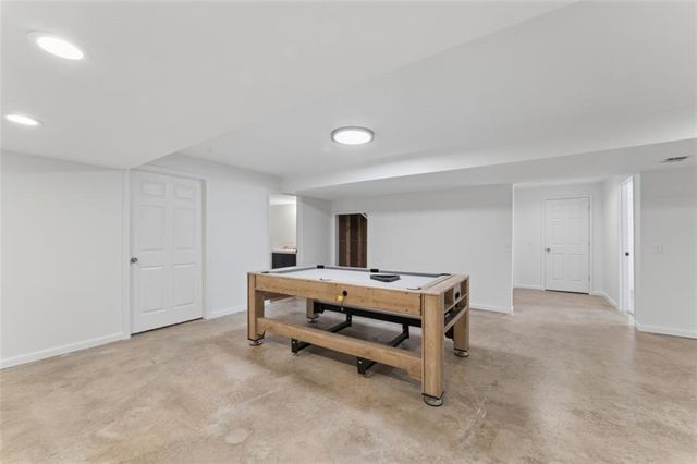 21081 W 224th Street, Spring Hill, KS 66083