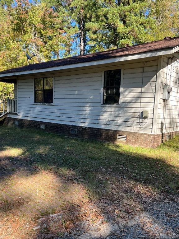 102 Robertson RD, Fordyce, AR 71742