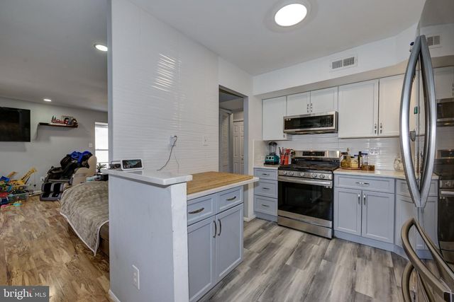 75 SANDRA RD, Voorhees, NJ 08043