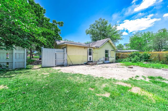 207 N Logan Street, Texas City, TX 77590