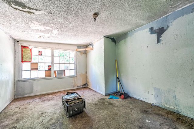 207 N Logan Street, Texas City, TX 77590