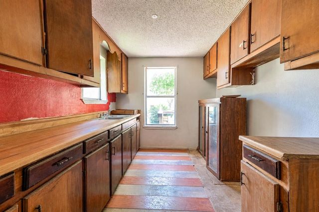 207 N Logan Street, Texas City, TX 77590
