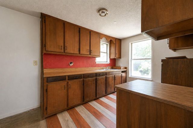 207 N Logan Street, Texas City, TX 77590