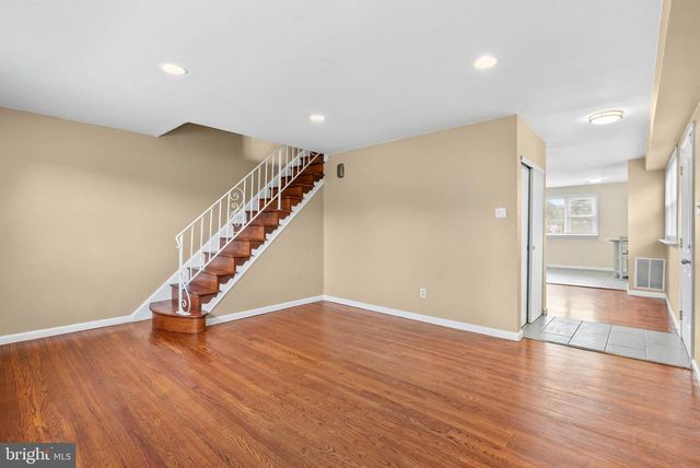 767 LIVEZEY LN, Philadelphia, PA 19128