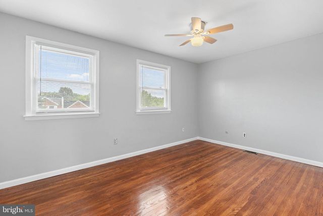 767 LIVEZEY LN, Philadelphia, PA 19128