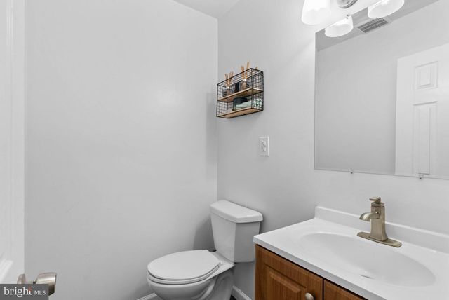 767 LIVEZEY LN, Philadelphia, PA 19128