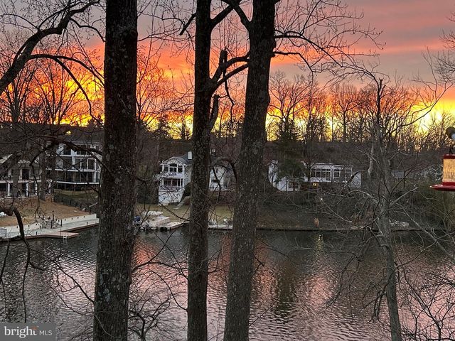 6114 BEACHWAY DR, Falls Church, VA 22041