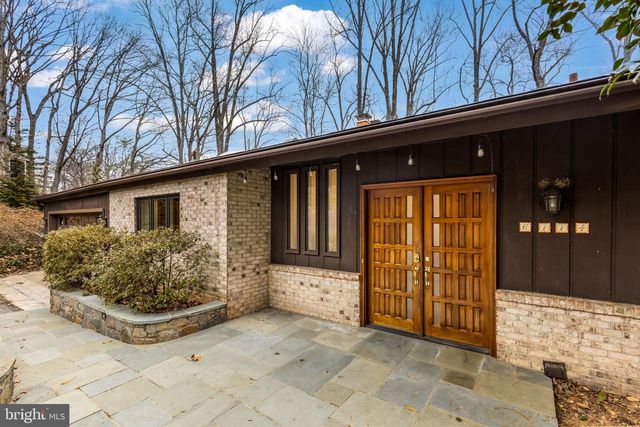 6114 BEACHWAY DR, Falls Church, VA 22041