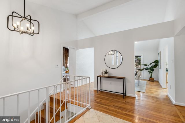 6114 BEACHWAY DR, Falls Church, VA 22041