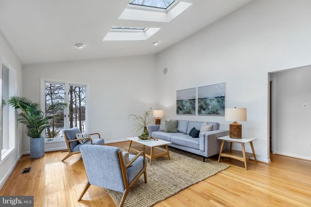 6114 BEACHWAY DR, Falls Church, VA 22041