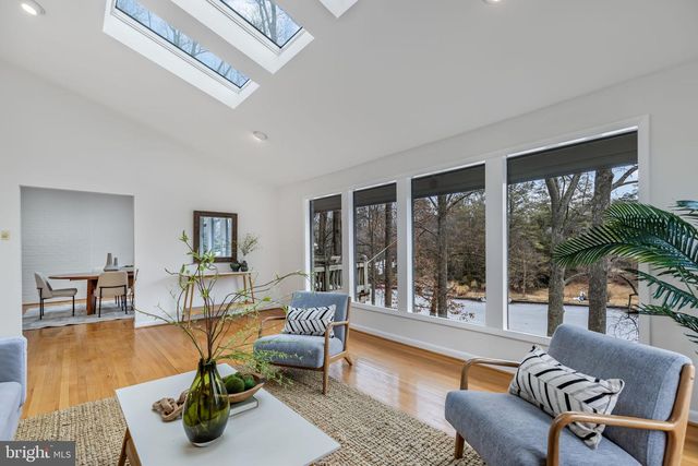 6114 BEACHWAY DR, Falls Church, VA 22041