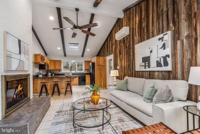 6114 BEACHWAY DR, Falls Church, VA 22041