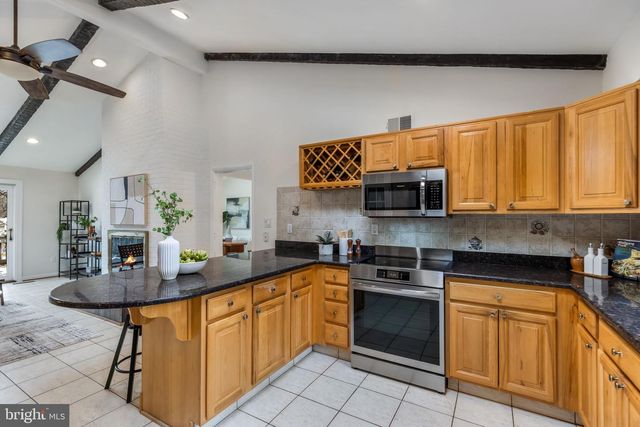 6114 BEACHWAY DR, Falls Church, VA 22041