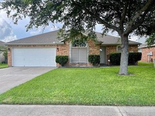 626 26th Avenue N, Texas City, TX 77590