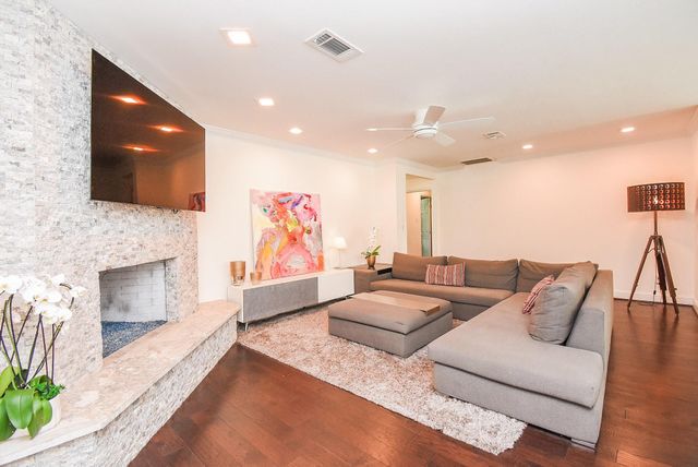 327 Cinnamon Oak Lane, Houston, TX 77079