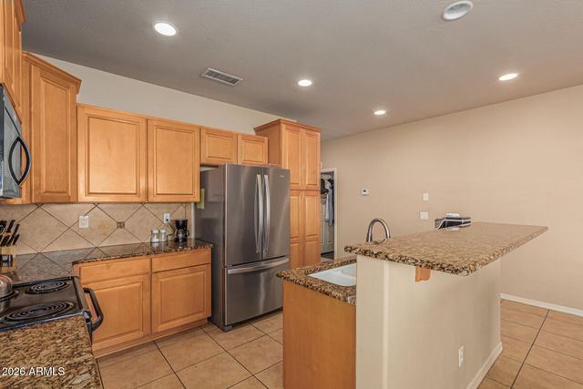 5640 W KOWALSKY Lane, Laveen, AZ 85339