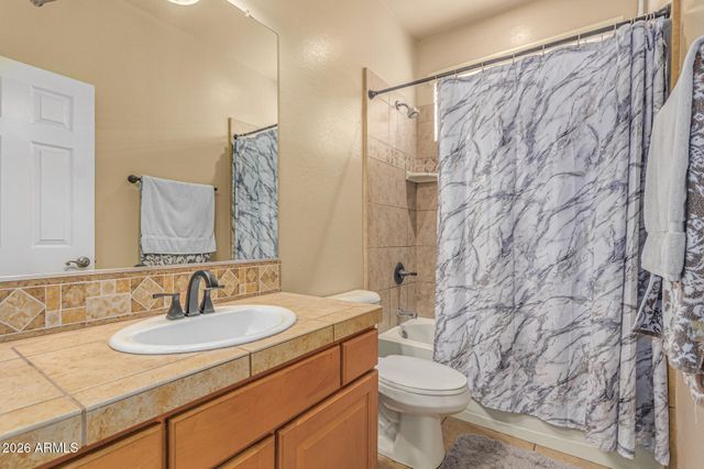 5640 W KOWALSKY Lane, Laveen, AZ 85339