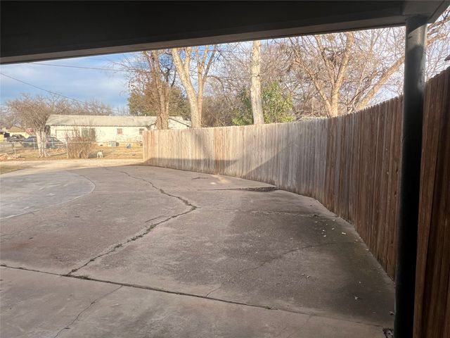 2100 11th Street, Brownwood, TX 76801