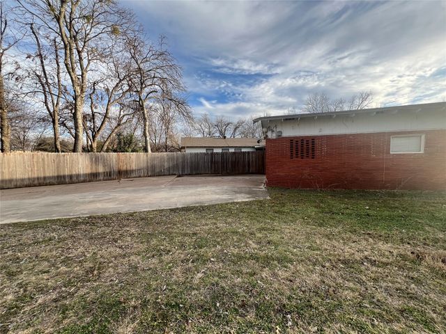 2100 11th Street, Brownwood, TX 76801