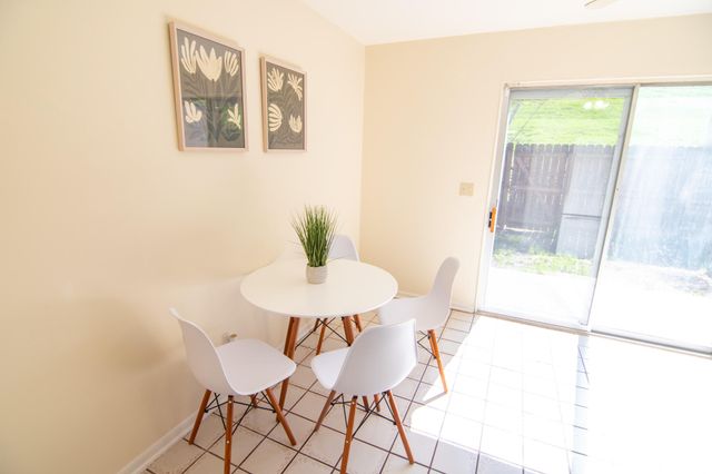 6807 Curtis Way, Florence, KY 41042