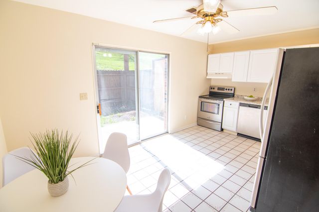 6807 Curtis Way, Florence, KY 41042