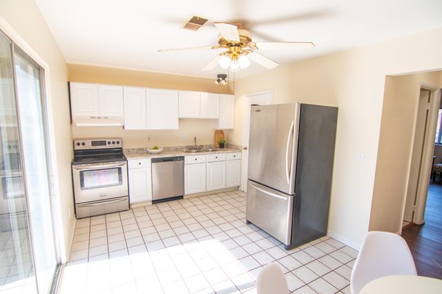 6807 Curtis Way, Florence, KY 41042