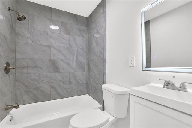 1112 Mountain Springs NW Drive, Kennesaw, GA 30144