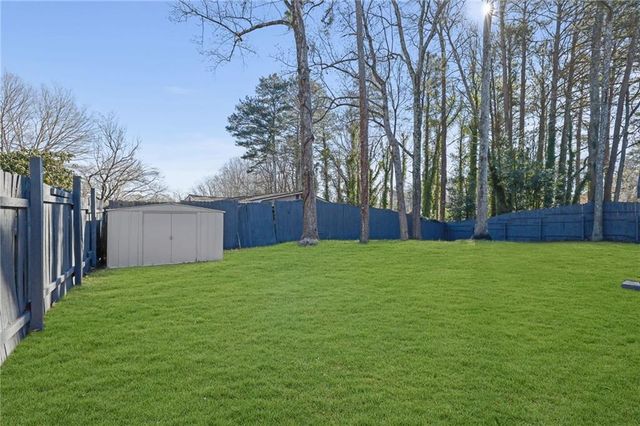 1112 Mountain Springs NW Drive, Kennesaw, GA 30144