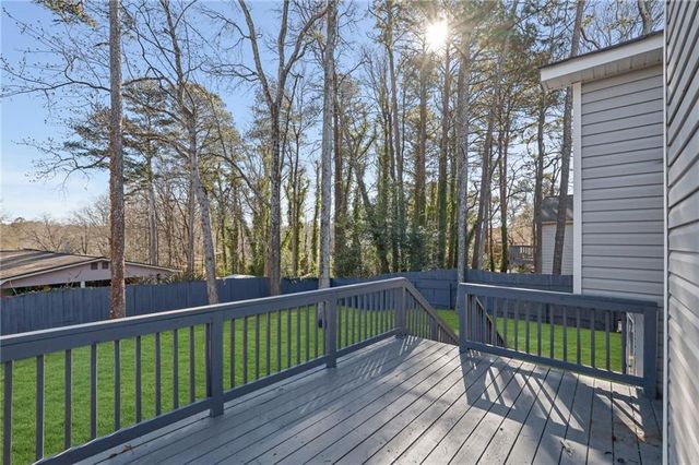 1112 Mountain Springs NW Drive, Kennesaw, GA 30144