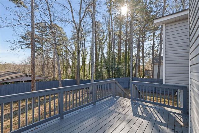 1112 Mountain Springs NW Drive, Kennesaw, GA 30144