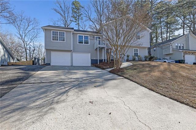 1112 Mountain Springs NW Drive, Kennesaw, GA 30144