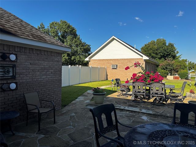 2289 W Community Chapel Road, Atoka, OK 74525