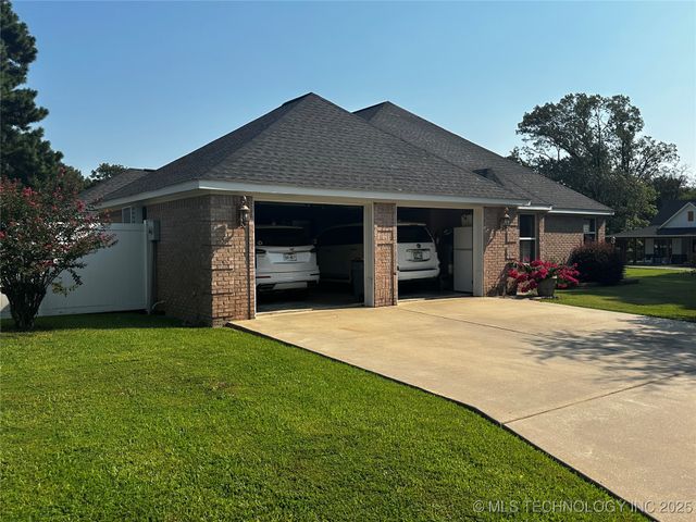 2289 W Community Chapel Road, Atoka, OK 74525