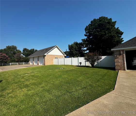2289 W Community Chapel Road, Atoka, OK 74525