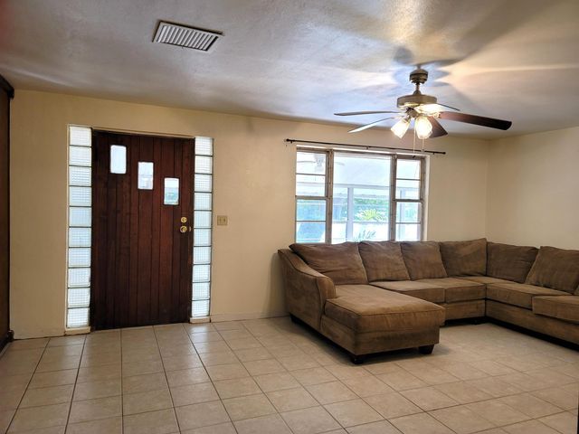 4362 W Midway Road, Fort Pierce, FL 34981