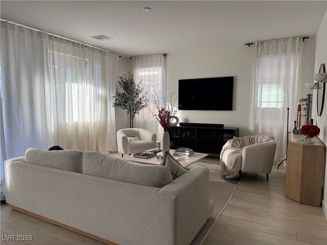 1125 Chestnut Sparrow Avenue, North Las Vegas, NV 89084