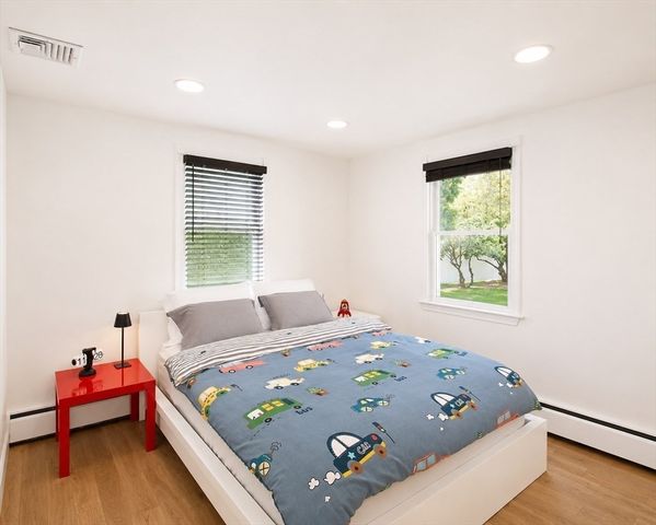 31 Brierwood Rd, Braintree, MA 02184