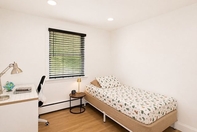 31 Brierwood Rd, Braintree, MA 02184