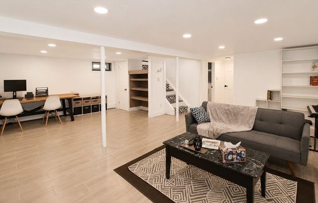 31 Brierwood Rd, Braintree, MA 02184