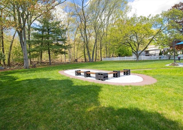 31 Brierwood Rd, Braintree, MA 02184