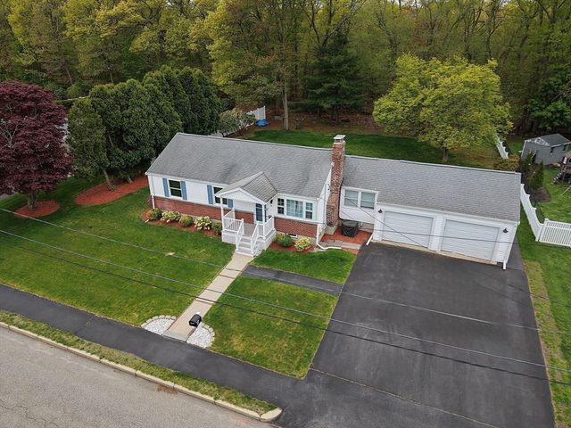 31 Brierwood Rd, Braintree, MA 02184