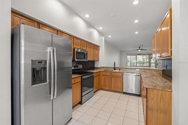 19015 CALLAWAY COURT 37, Tampa, FL 33647