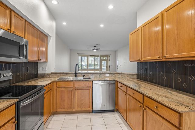 19015 CALLAWAY COURT 37, Tampa, FL 33647