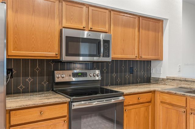 19015 CALLAWAY COURT 37, Tampa, FL 33647