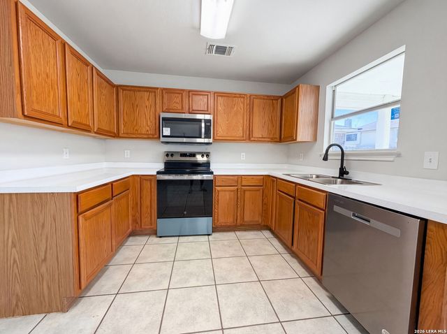 9822 Autumn, Converse, TX 78109