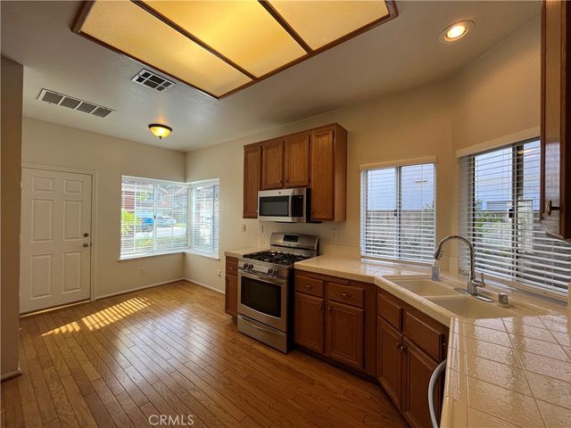 634 Twin Peaks, Simi Valley, CA 93065
