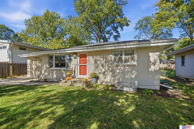 5030 Spruce Street, Lincoln, NE 68516